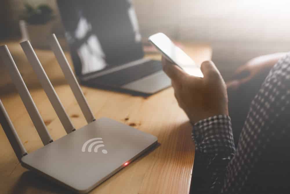 orange light on router