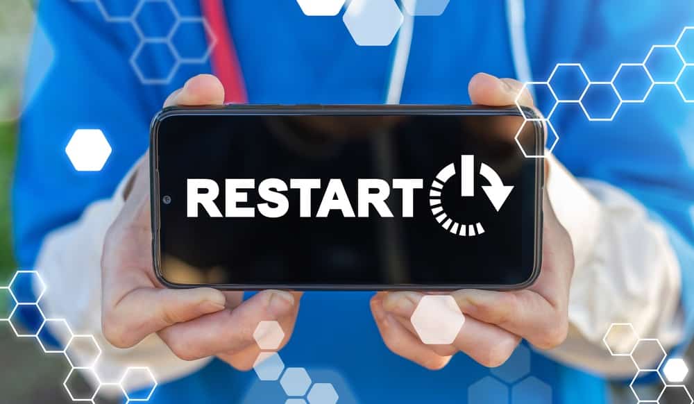 Try restarting your phone