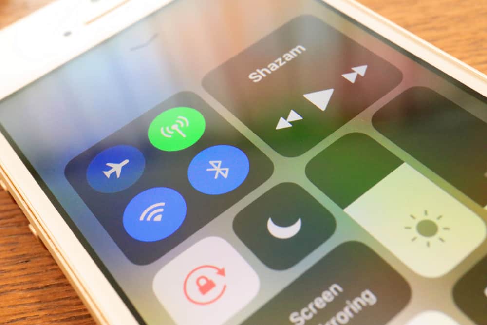 how to turn on new wifi connections in control center